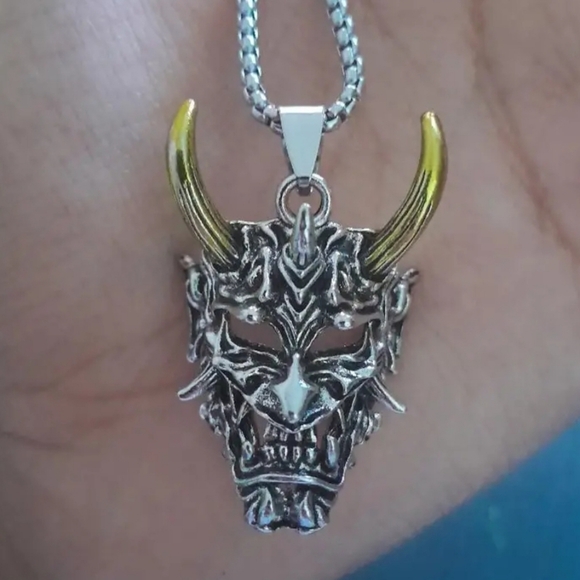 Samurai Mask Pendant - Picture 8 of 8